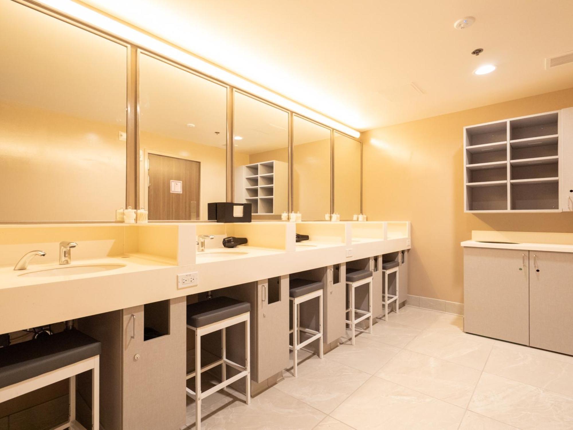 First International Hawaii Capsule hotel Honolulu