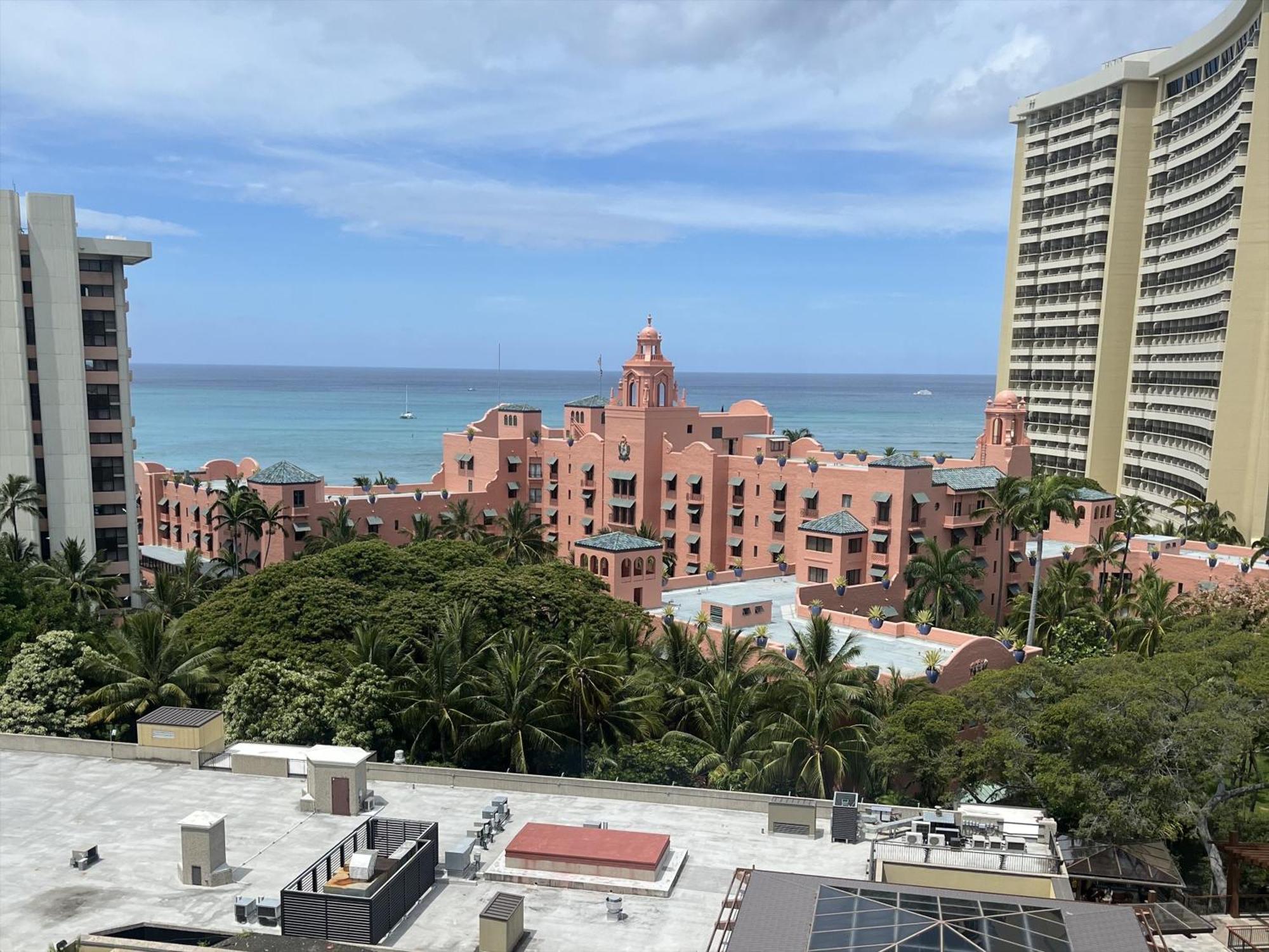 First International Hawaii Capsule hotel *